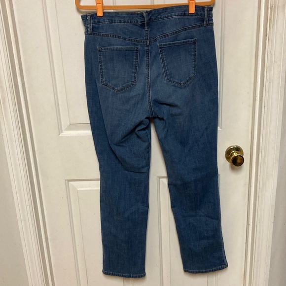 Gloria Vanderbilt Mid-Wash straight leg Jeans - Picture 8 of 9